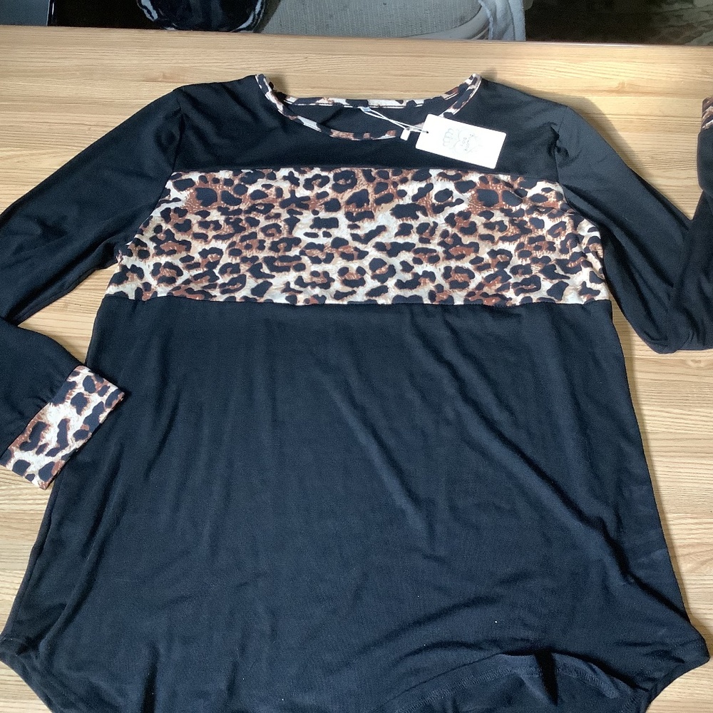 NWT Floral Blooming Leopard Block Top - size 2X